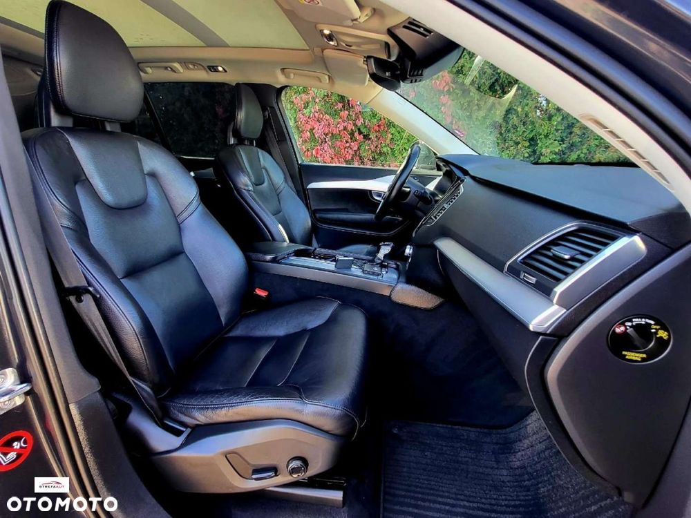 Volvo XC 90 - 7