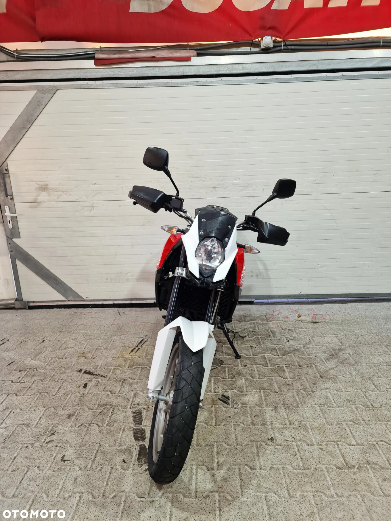 Husqvarna SM - 16