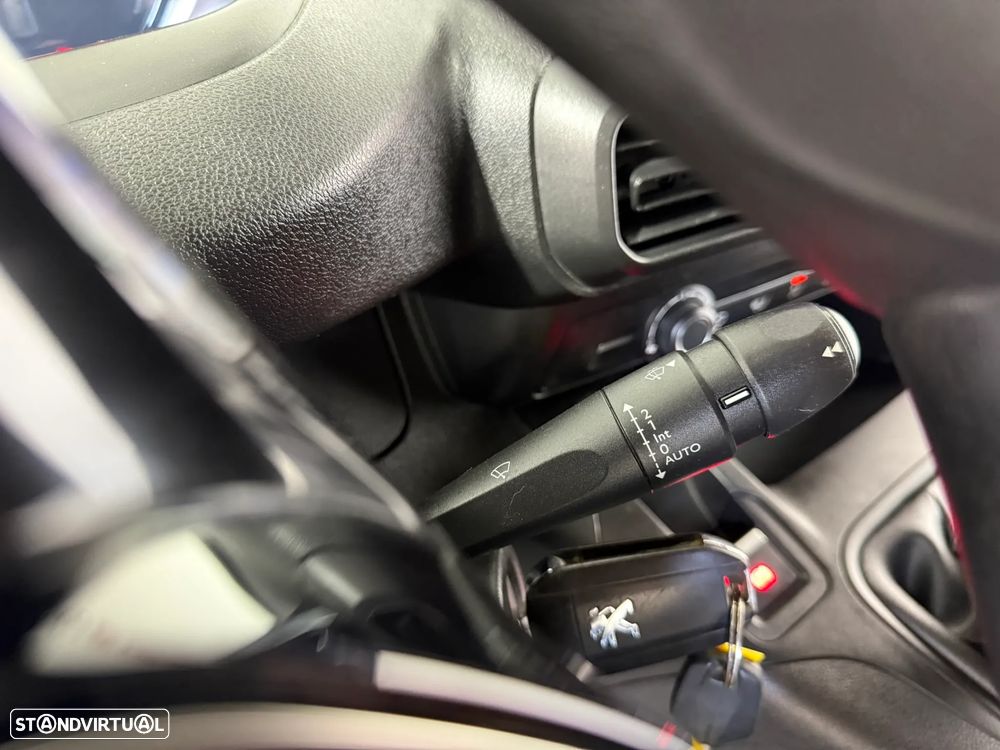 Peugeot PARTNER 1.6 BLUEHDI 75 CV - 3 LUGARES - IVA DEDUTIVEL - 27