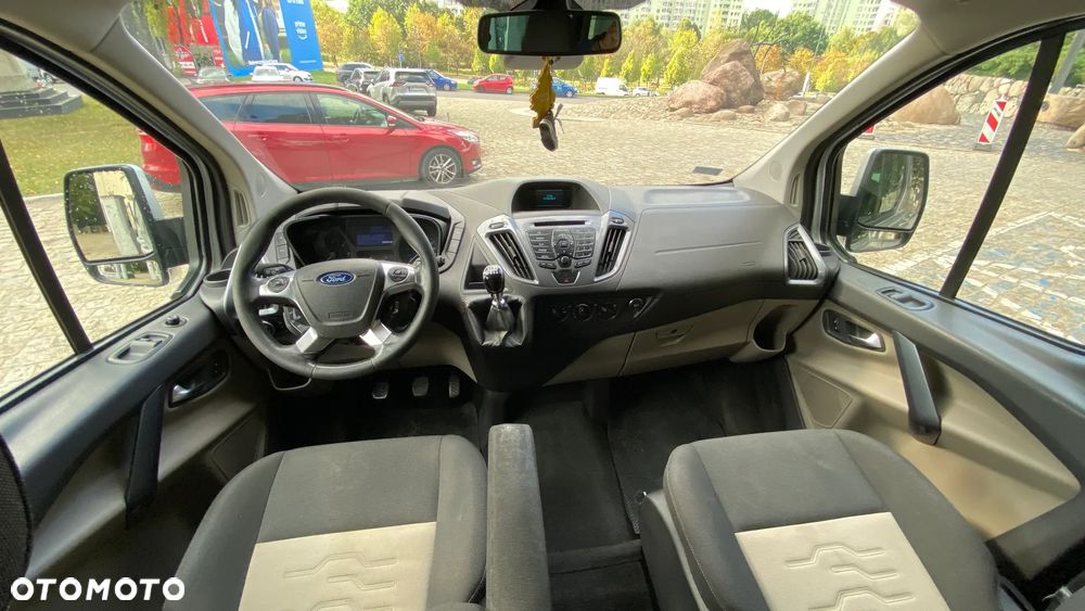 Ford Tourneo Custom - 14