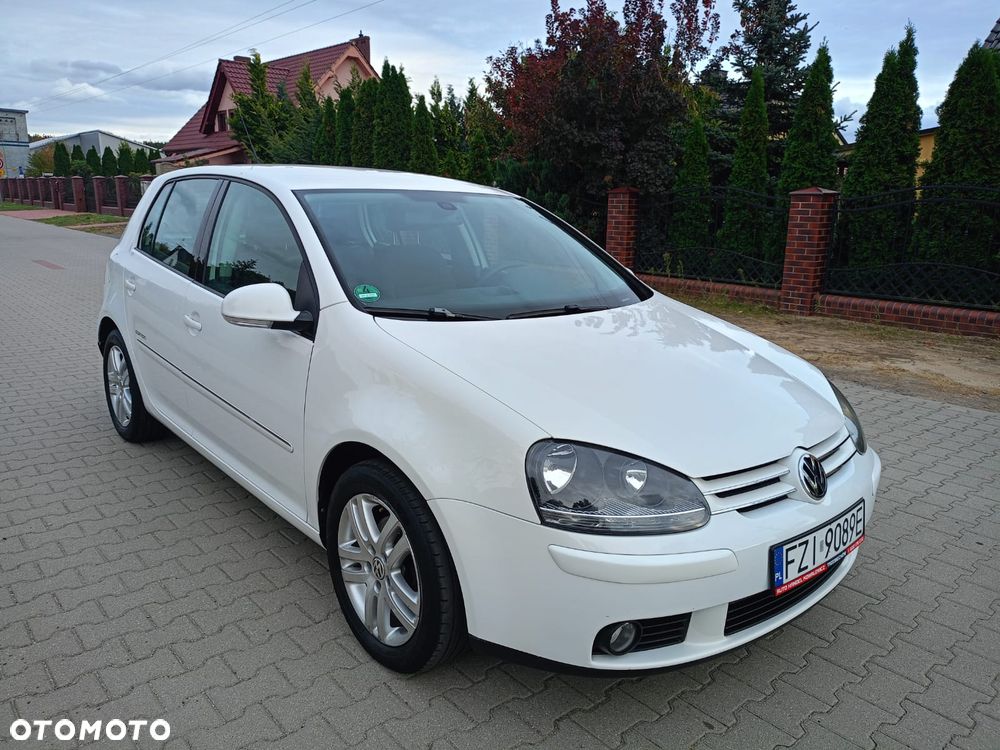 Volkswagen Golf - 1