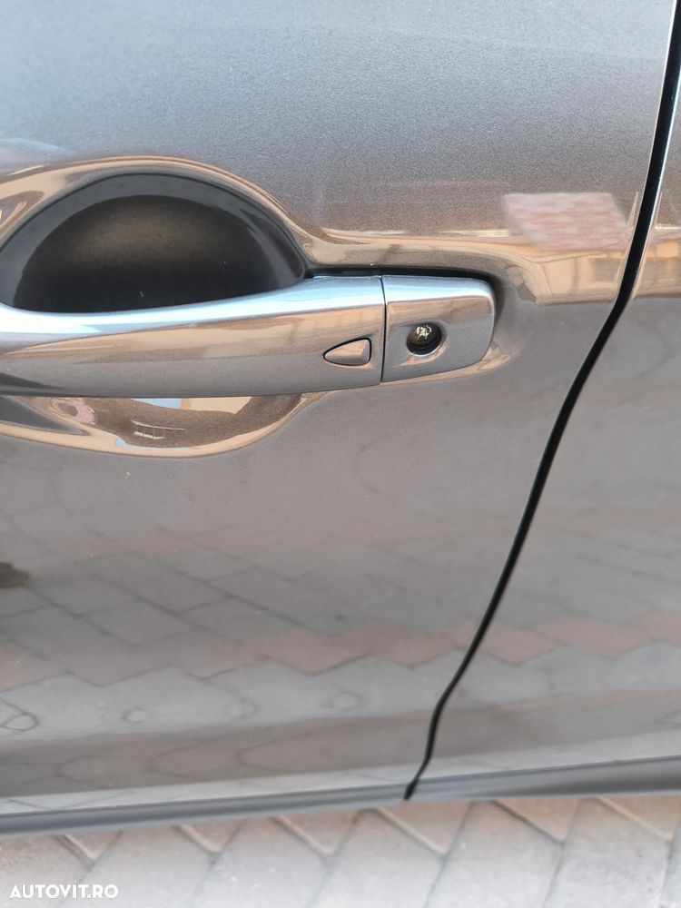 Nissan Qashqai 1.6 DCI Xtronic TEKNA - 21