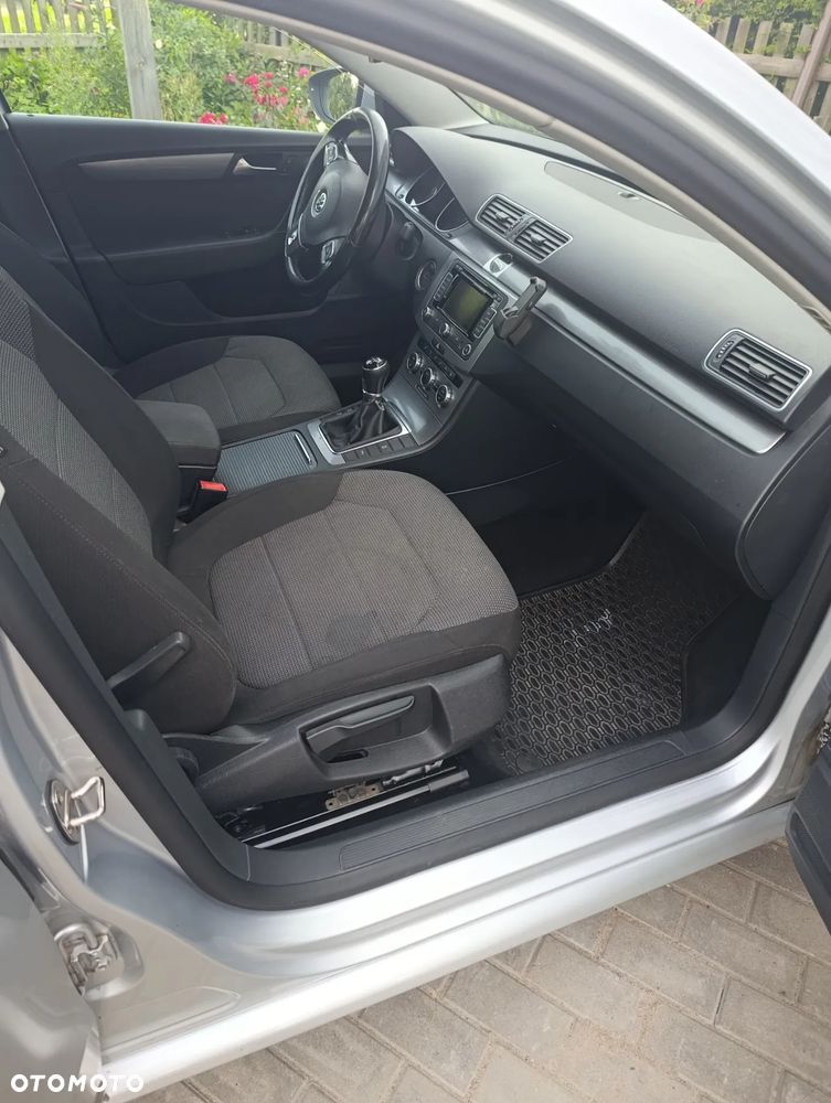 Volkswagen Passat - 15
