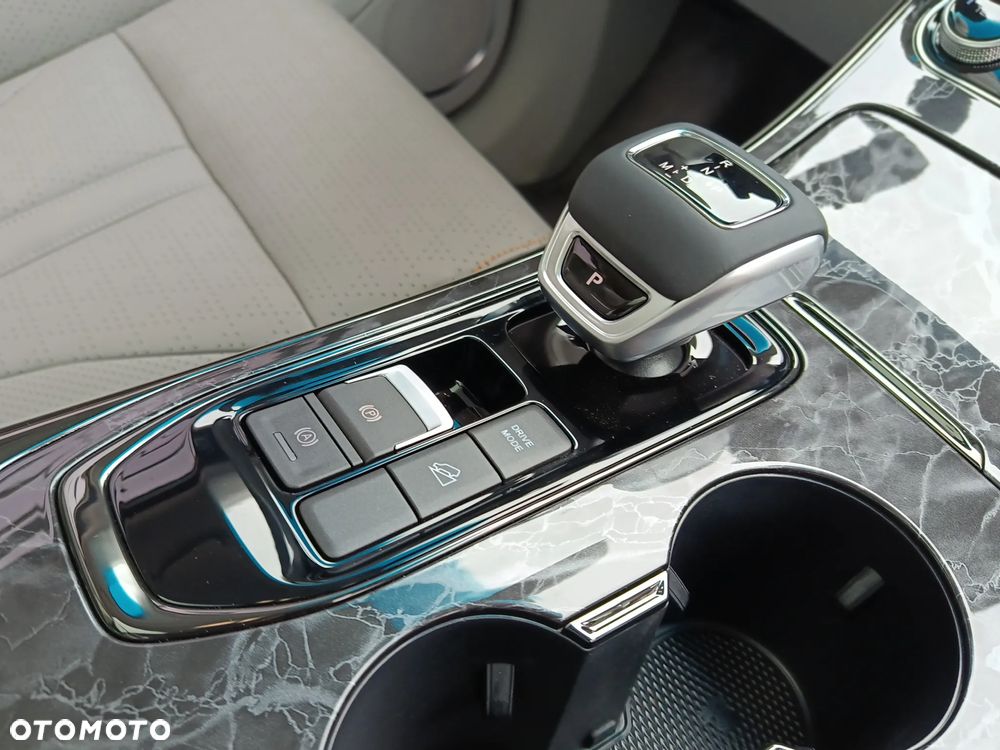 Forthing U Tour 1.5 DVVT GDI DCT - 18