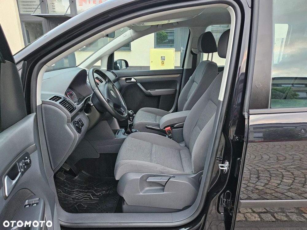Volkswagen Touran 1.9 TDI DPF Conceptline - 9