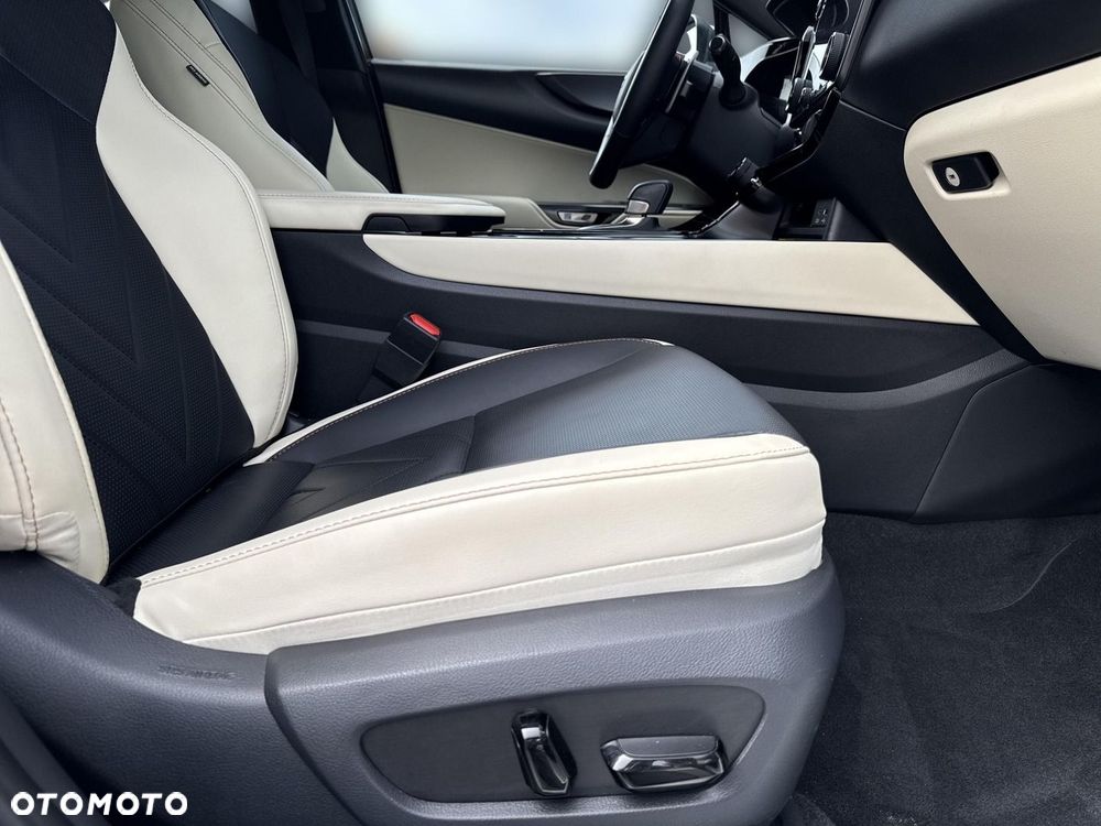 Lexus NX 350h Omotenashi AWD - 15