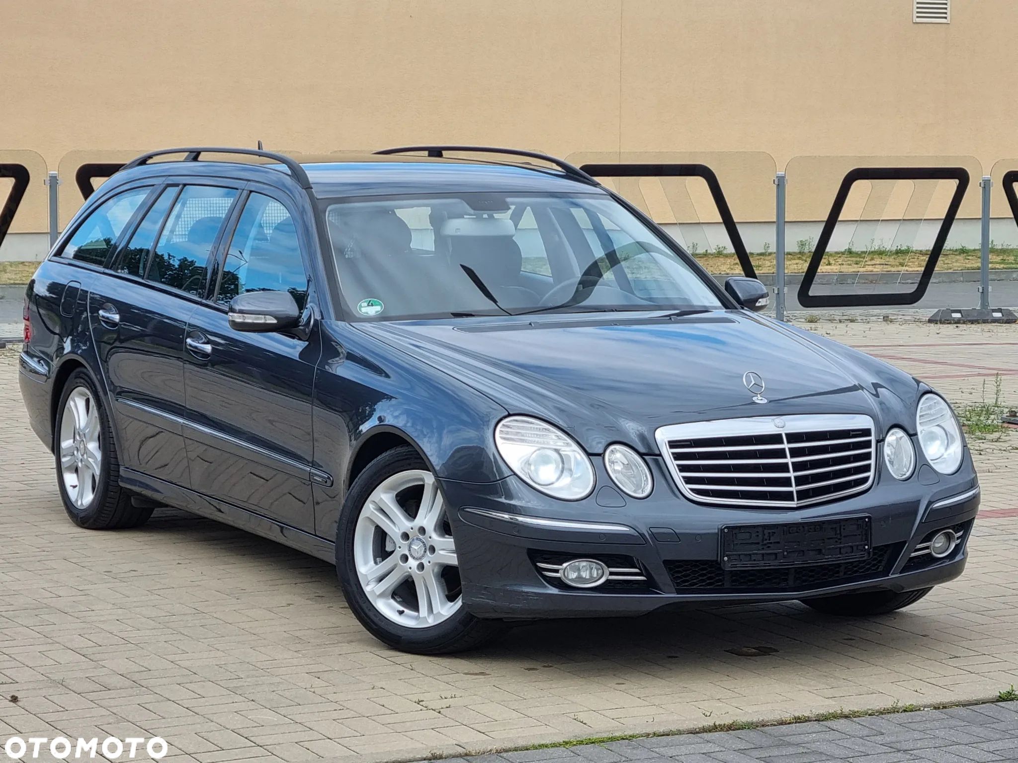 Mercedes-Benz Klasa E 200 T BlueEFFICIENCY 7G-TRONIC Avantgarde - 1