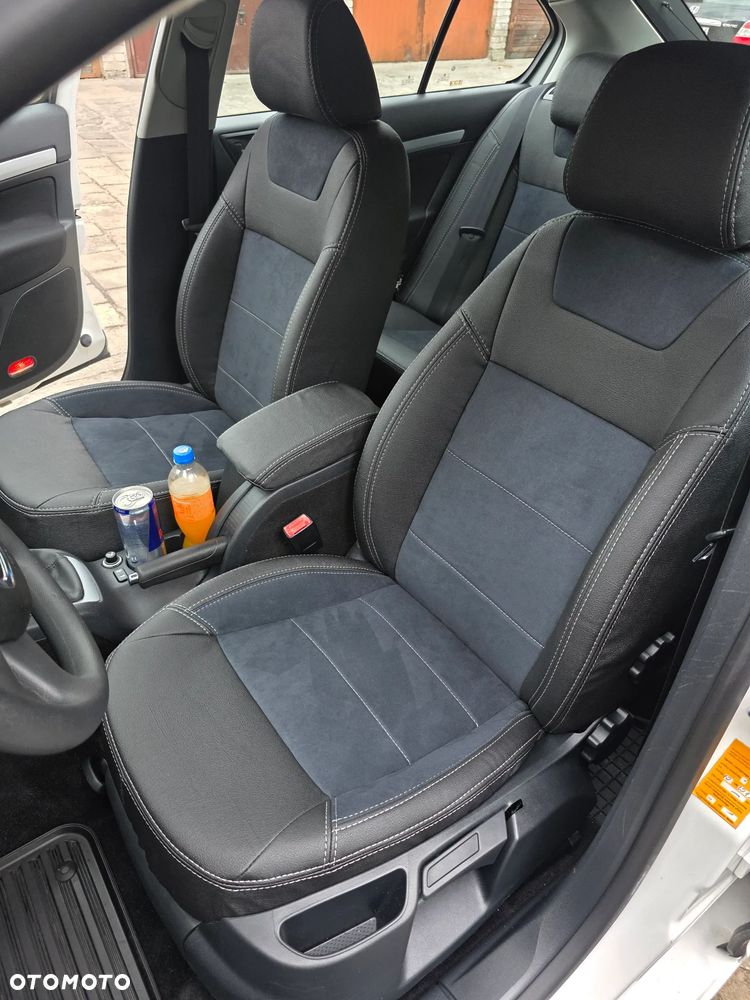 Skoda Octavia 1.6 Elegance - 32