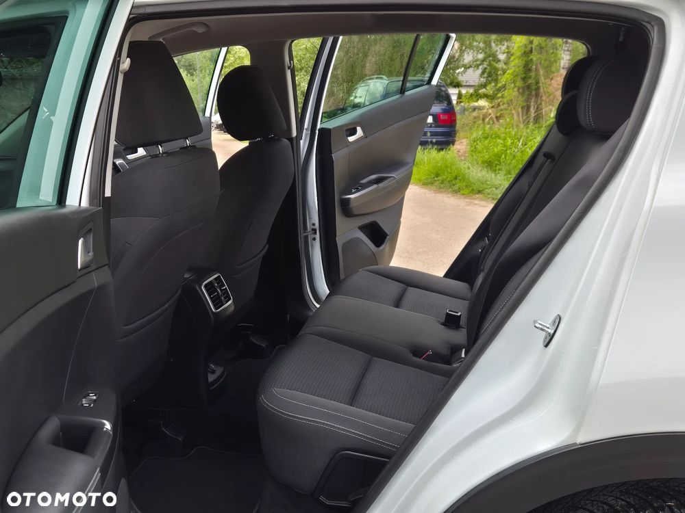Kia Sportage 1.6 GDI L Business Line Plus 2WD - 26