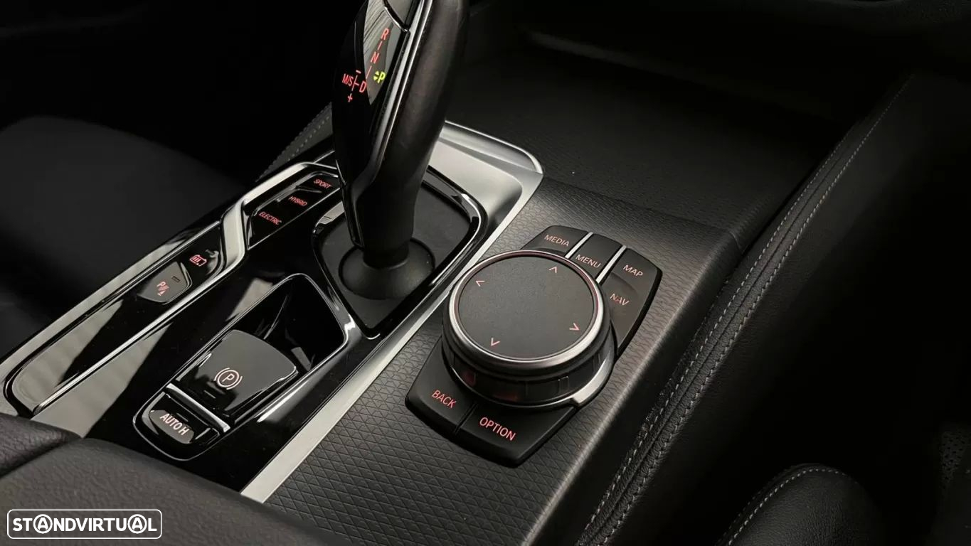 BMW 530 e Pack Desportivo M - 26