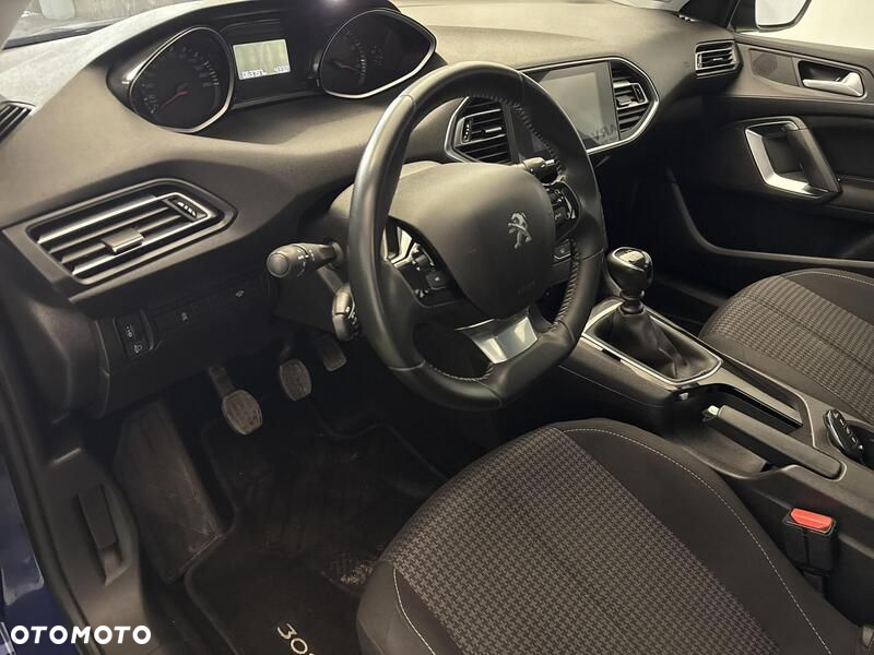 Peugeot 308 1.2 PureTech Active S&S - 11