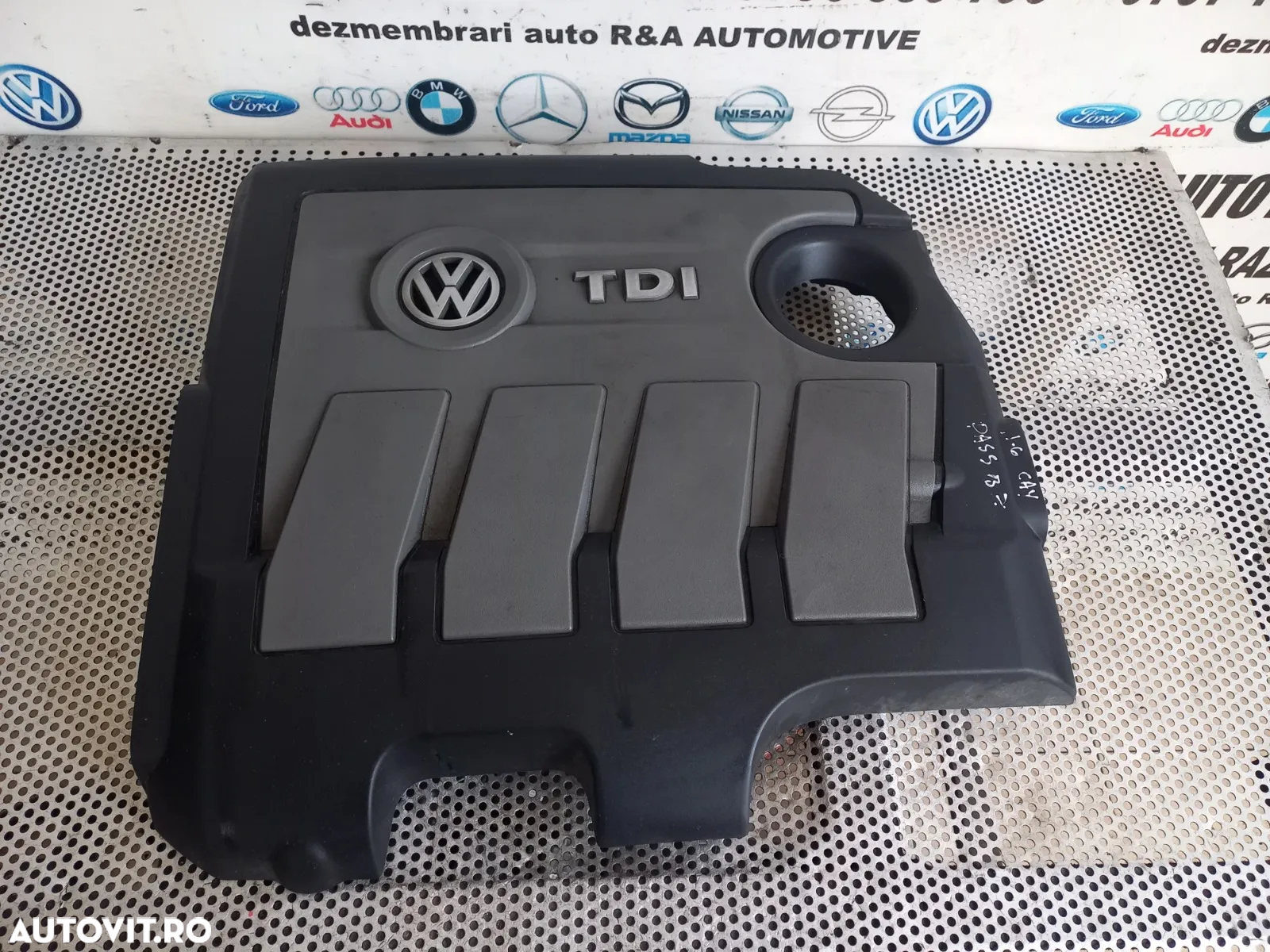 Capac Motor Vw Passat B7 1.6 Tdi Motor CAY An 2011-2012-2013-2014-2015 - Dezmembrari Arad - 2