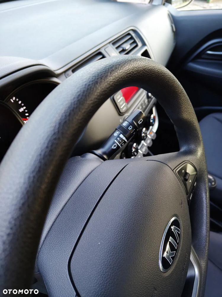 Kia Rio - 16