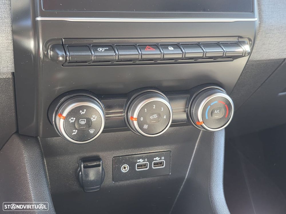 Renault Clio - 28