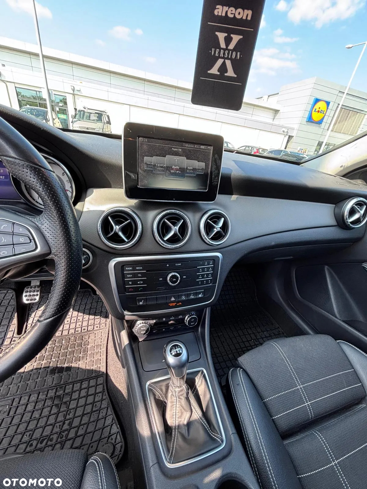 Mercedes-Benz CLA 180 d - 11