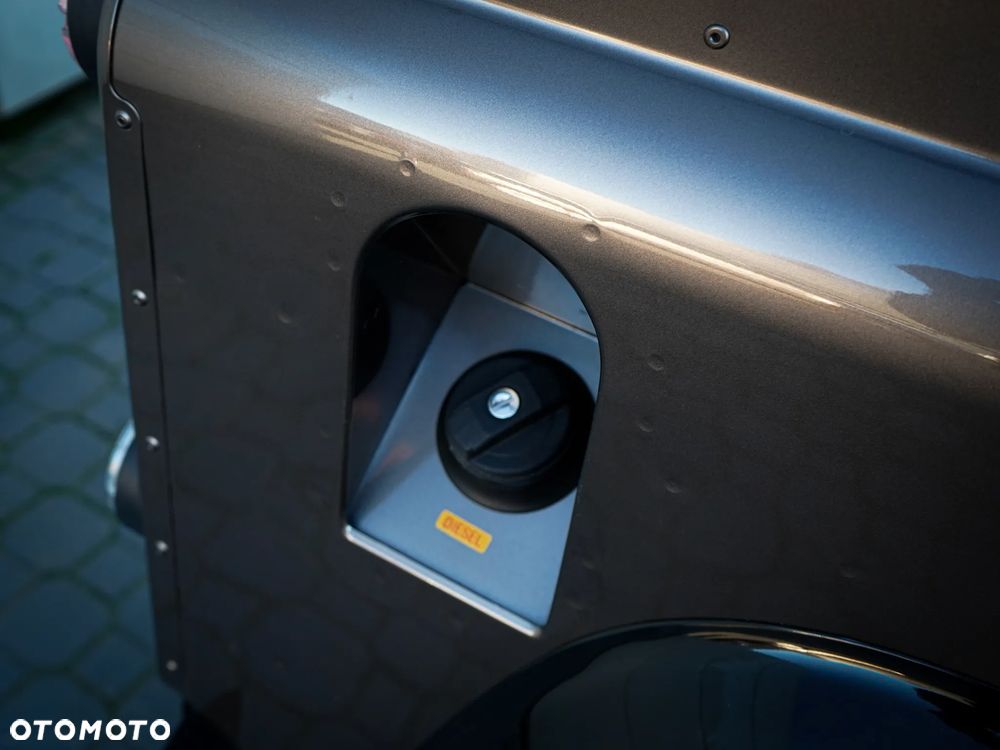 Land Rover Defender 2.4 TD4 HCPU S - 33