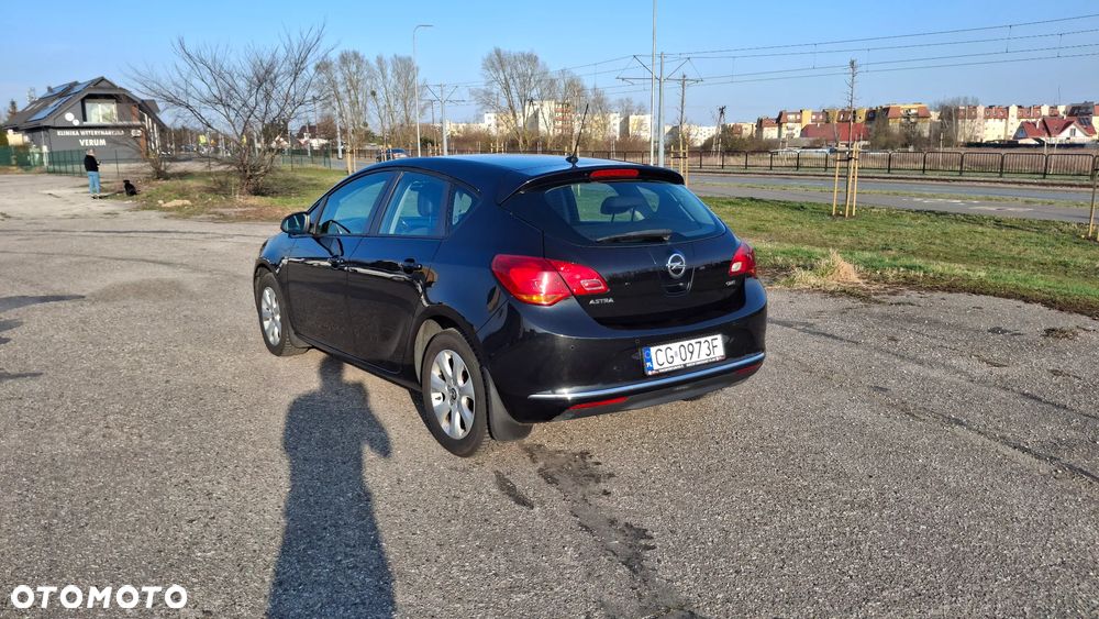 Opel Astra 1.7 CDTI Enjoy - 26