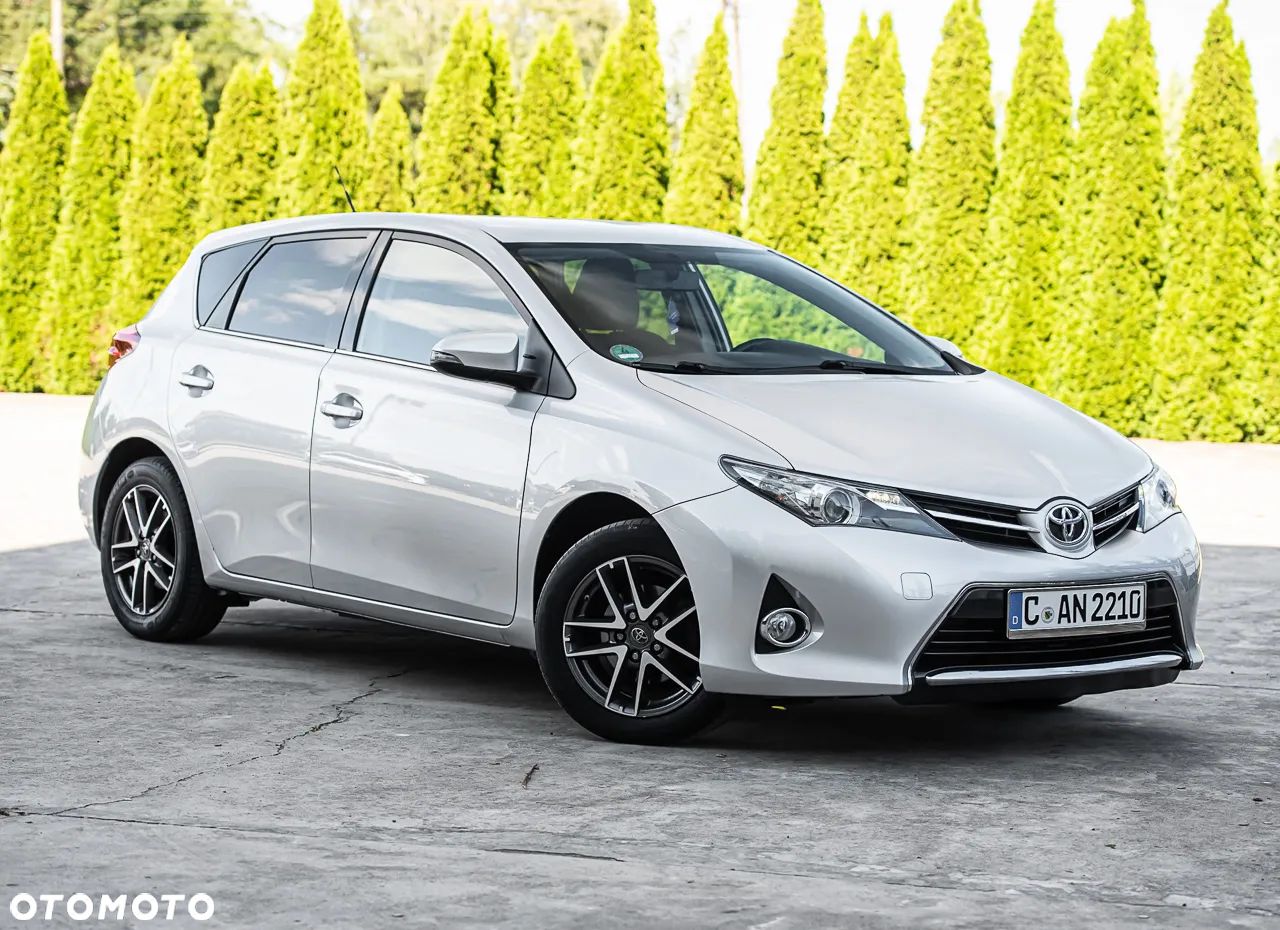 Toyota Auris 1.6 Premium Comfort - 1