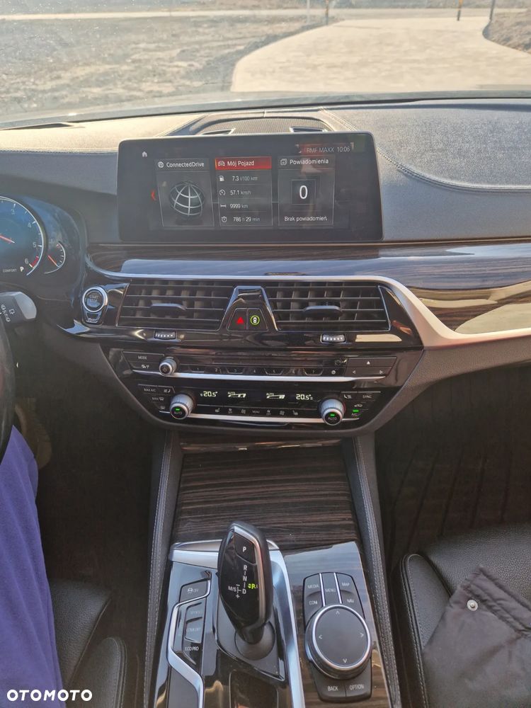 BMW Seria 5 530d xDrive Touring Luxury Line - 6