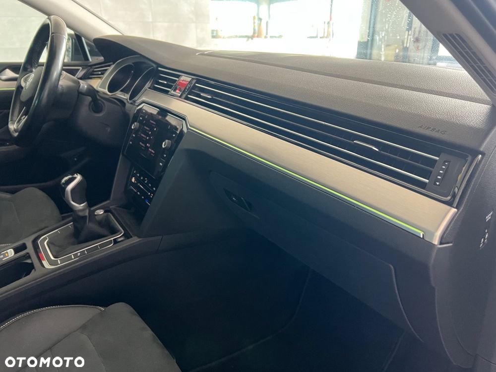 Volkswagen Passat 2.0 TDI EVO Business - 32