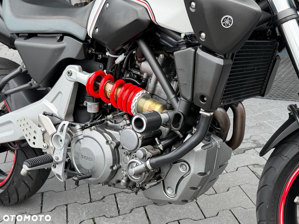 Yamaha MT - 17