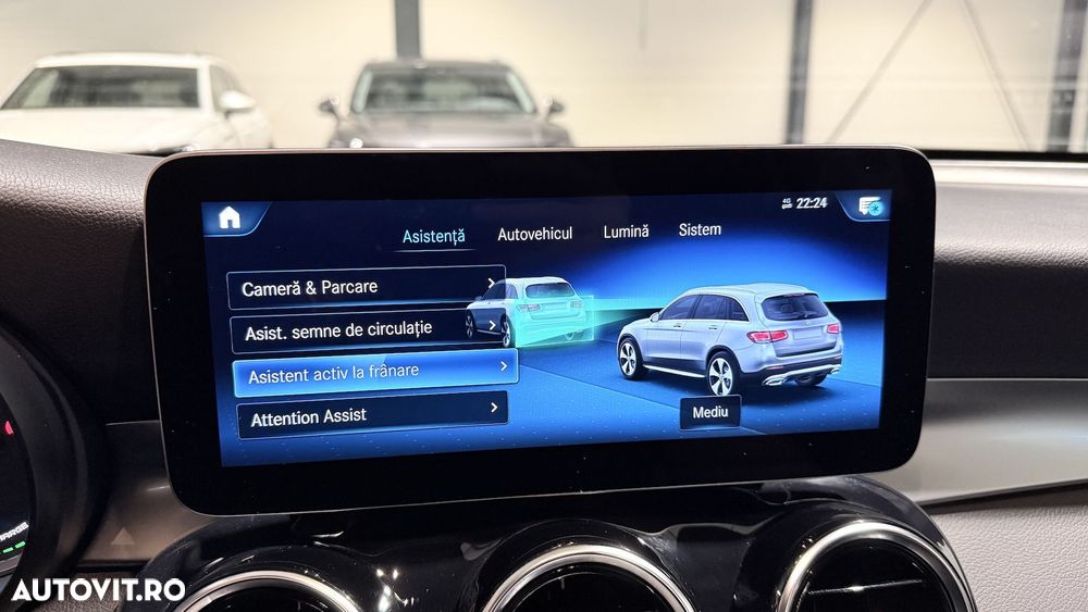 Mercedes-Benz GLC 300 e 4Matic 9G-TRONIC - 33