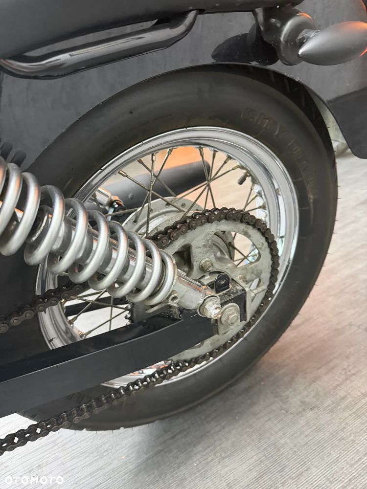 Suzuki Intruder - 13