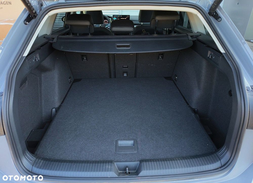 Volkswagen Golf 1.5 eTSI mHEV Life DSG - 26