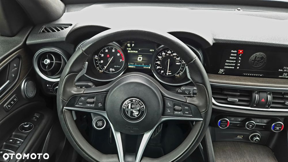 Alfa Romeo Stelvio 2.0 Turbo 16V AT8-Q4 Ti - 13