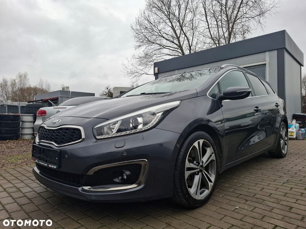Kia Ceed 1.6 CRDi 136 ISG Spirit - 2