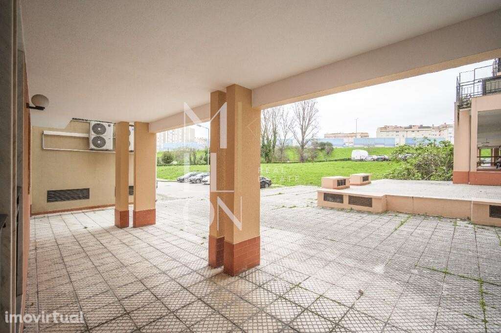 T1 moderno com estacionamento numa das melhores zonas de Telheiras | L - Grande imagem: 3/37