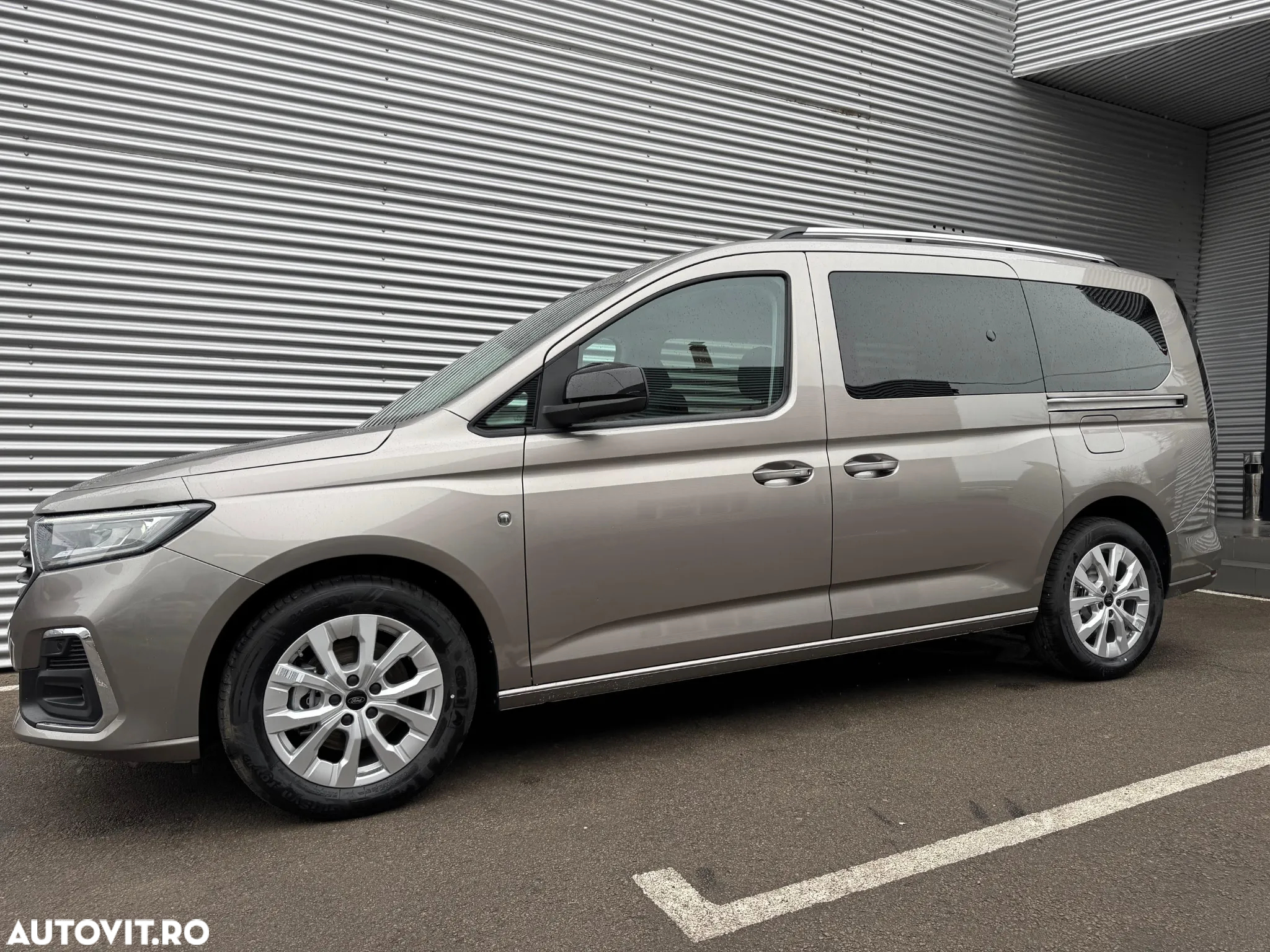 Ford Tourneo Connect 2.0L EcoBlue LWB Titanium - 16