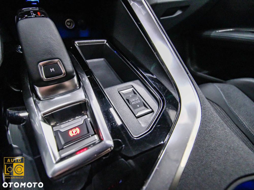Peugeot 3008 1.2 PureTech Allure S&S EAT8 - 31