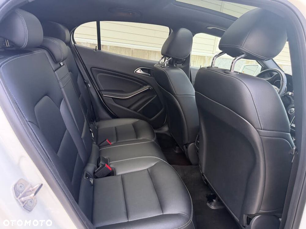 Mercedes-Benz GLA - 17