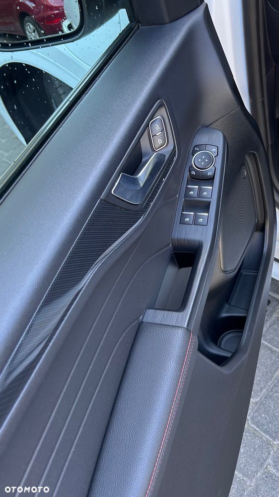 Ford Kuga - 27