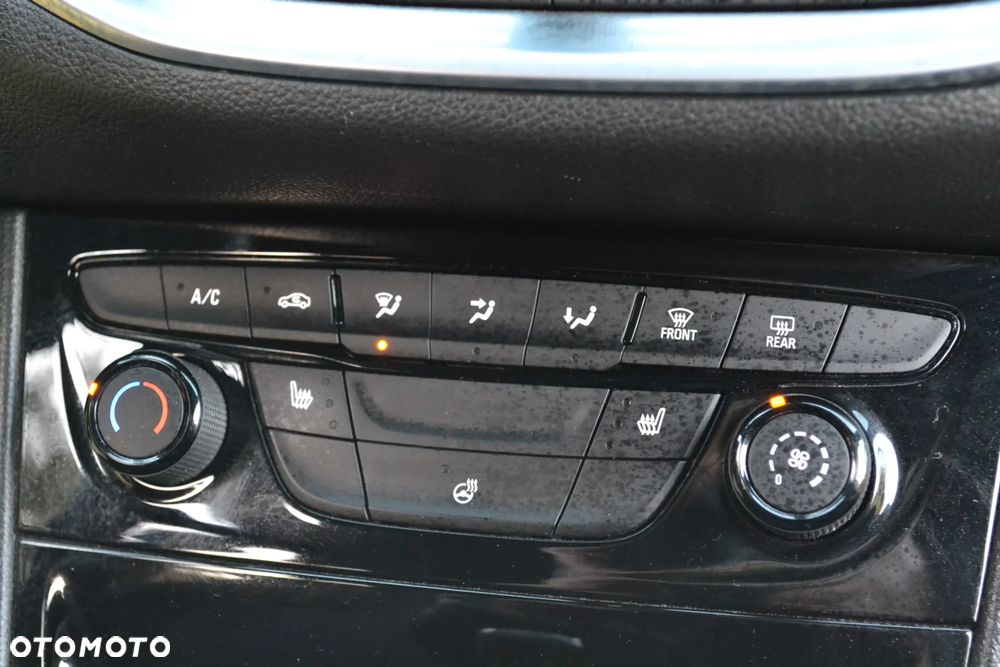 Opel Astra 1.4 Turbo Innovation - 32