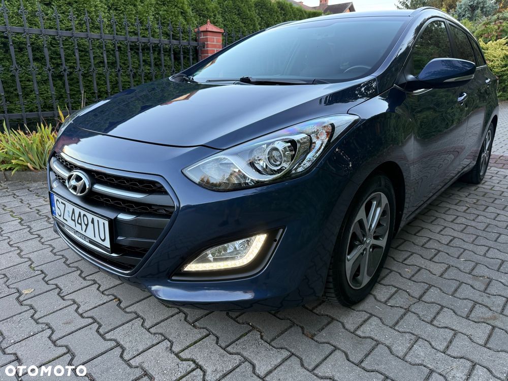 Hyundai i30 i30cw 1.6 Fifa World Cup Edition - 10