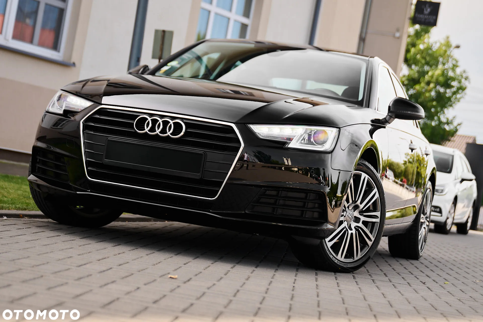 Audi A4 2.0 TDI ultra S tronic design - 3