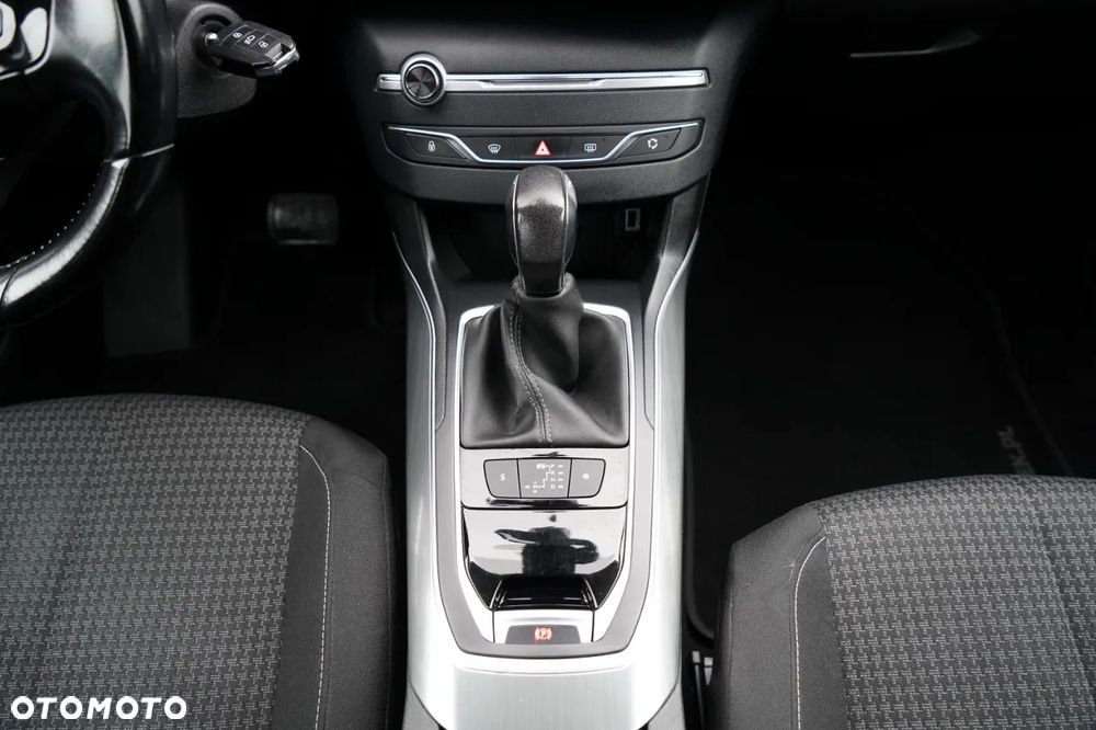 Peugeot 308 BlueHDi 130 EAT6 Stop & Start Active Business-Paket - 27