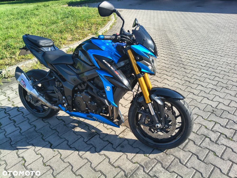 Suzuki GSX - 3