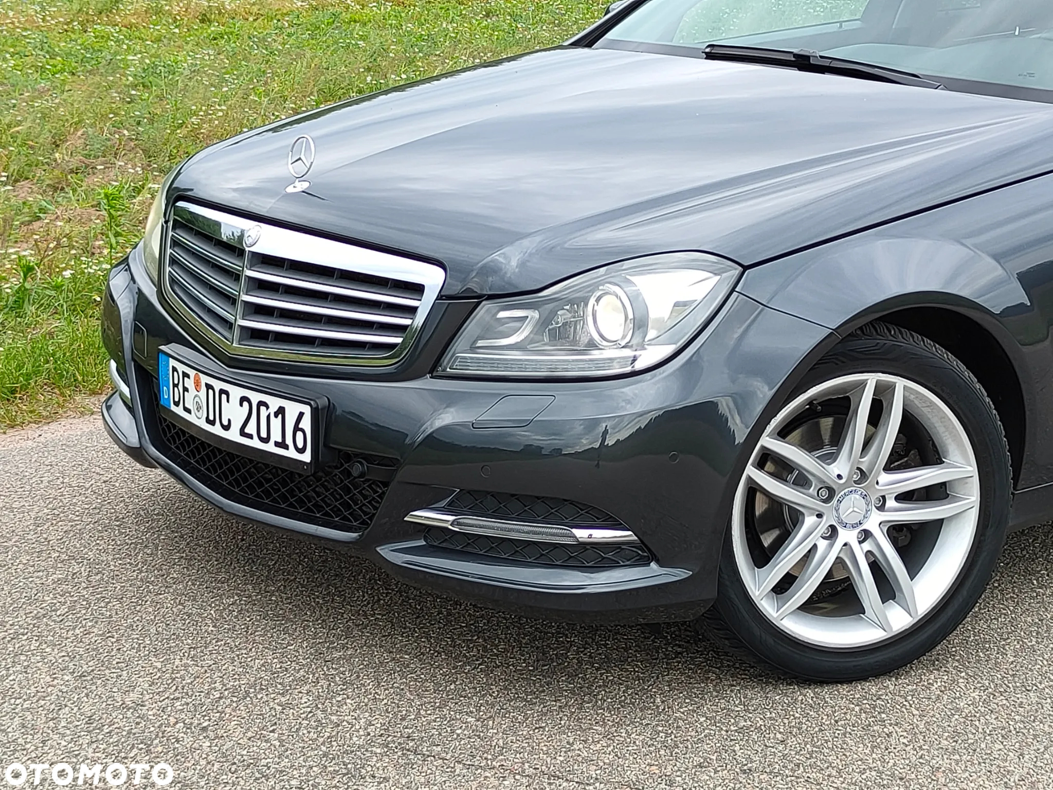 Mercedes-Benz Klasa C 250 CGI BlueEff Avantgarde - 29