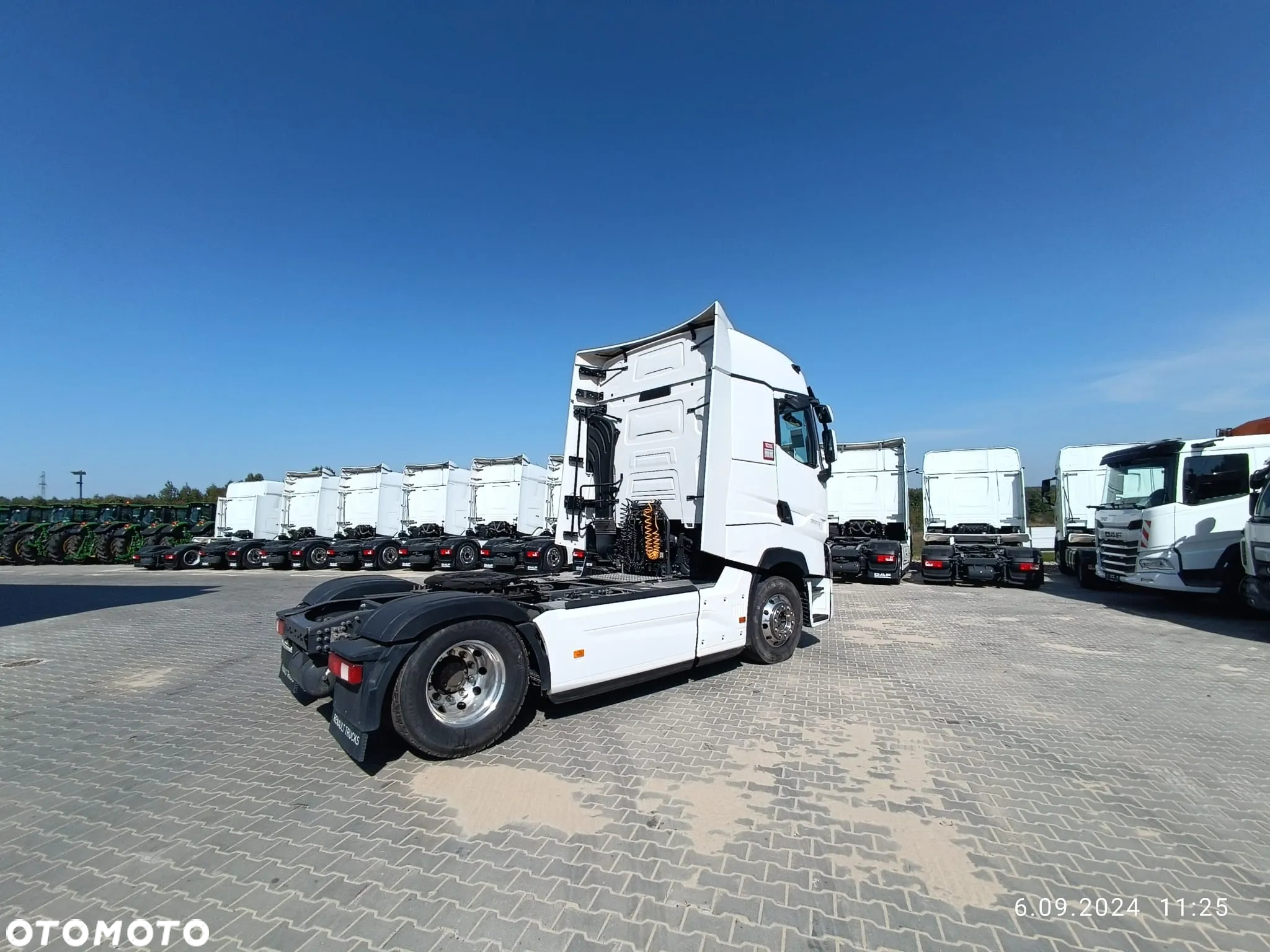 Renault T520 / STANDARD / HIGH / VEB - 13
