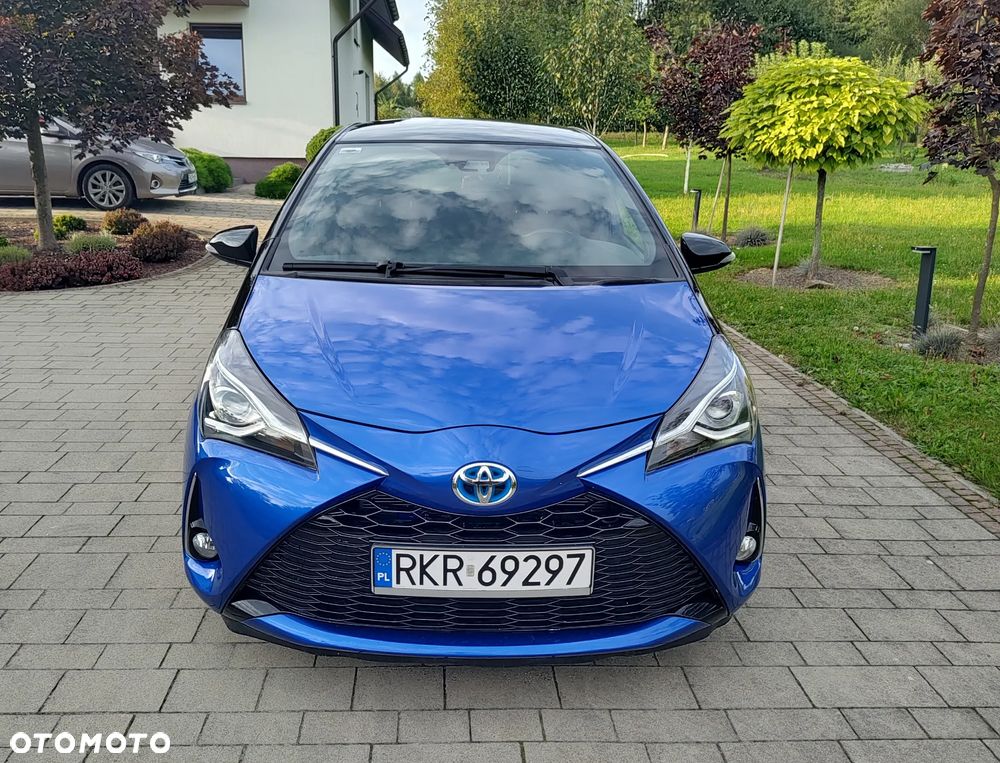 Toyota Yaris Hybrid 100 Premium - 2