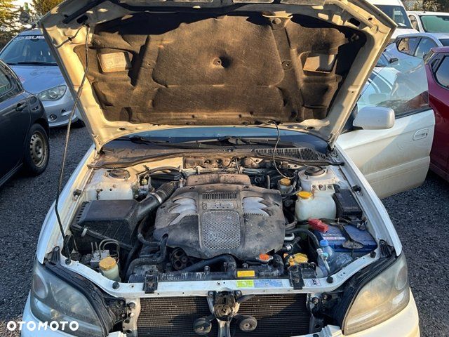 Subaru Outback 3.0 H6 - 6