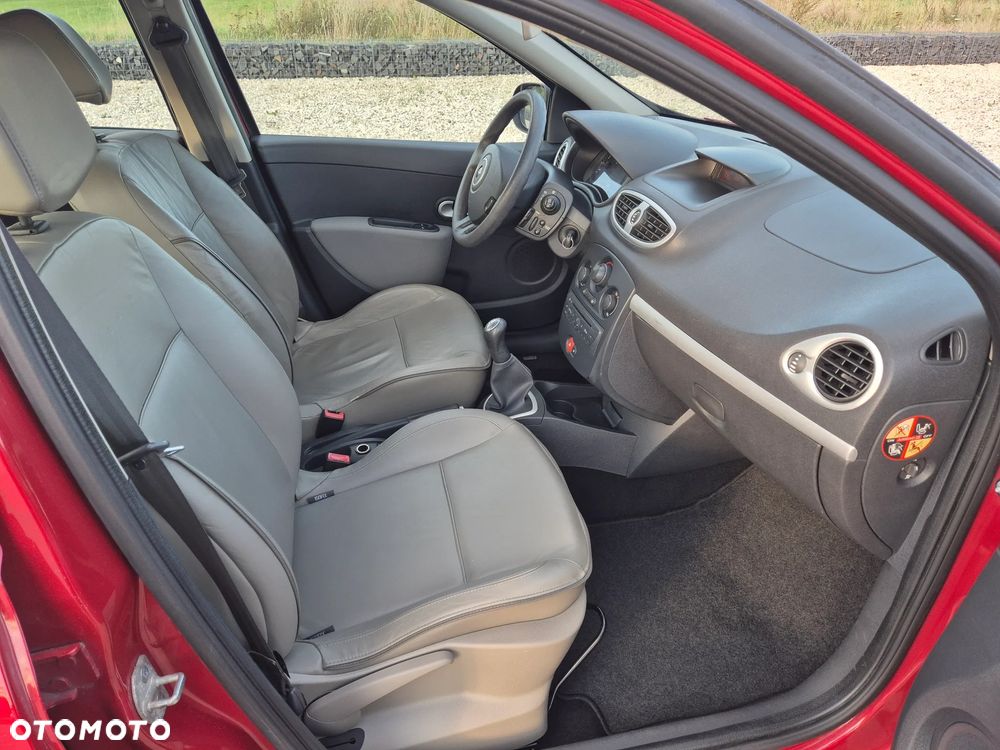 Renault Clio 1.2 16V Authentique - 32