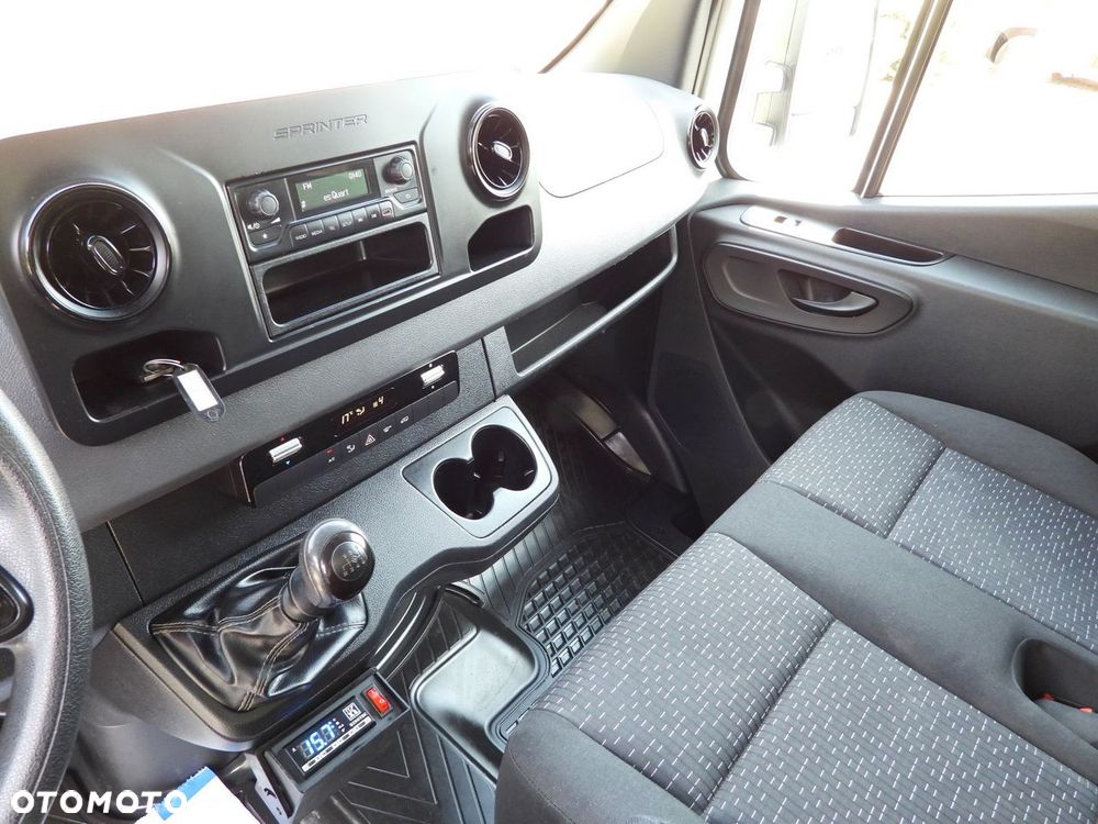 Mercedes-Benz SPRINTER 316 CHŁODNIA KONTENER 0*C WINDA 8 PALET TEMPOMAT PNEUMATYKA KLIMATYZACJA  160KM - 32