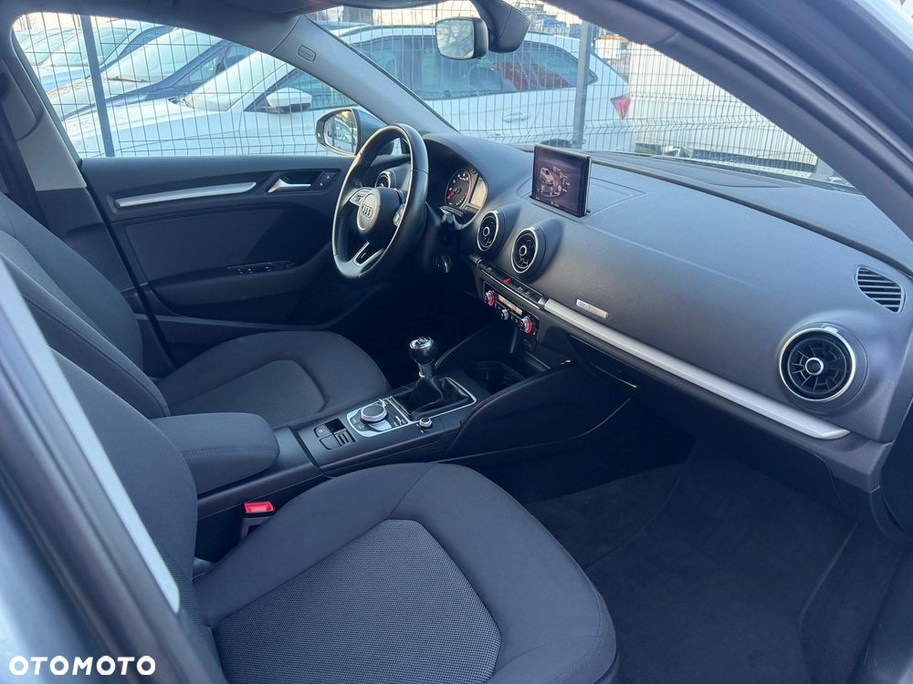 Audi A3 Sportback 1.0 TFSI design - 29