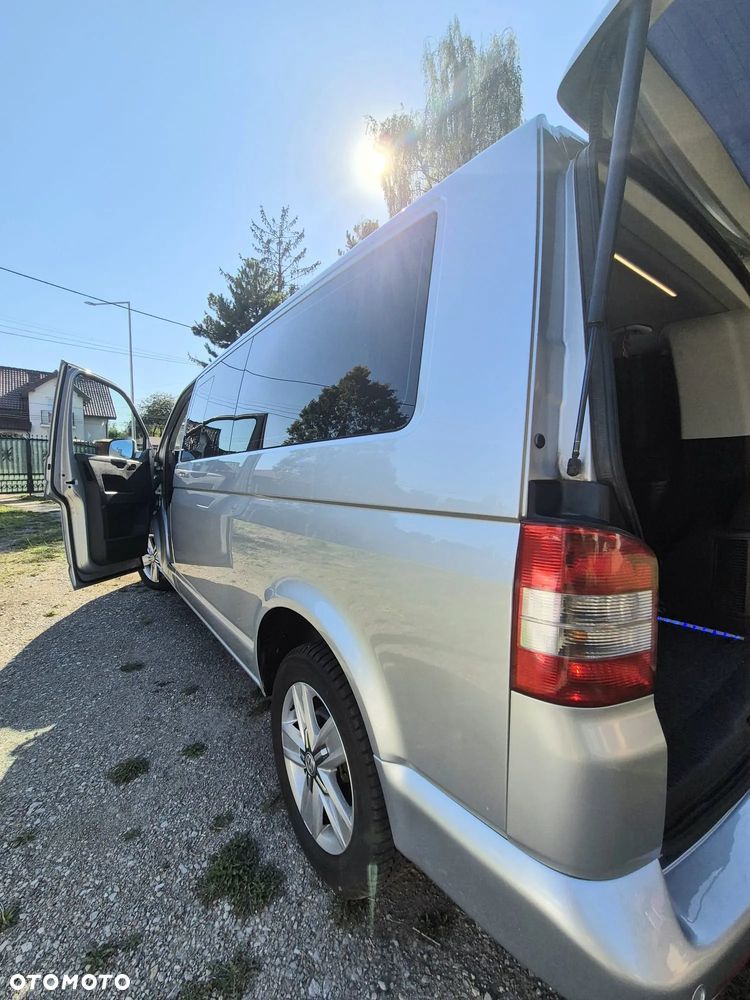 Volkswagen Caravelle - 25