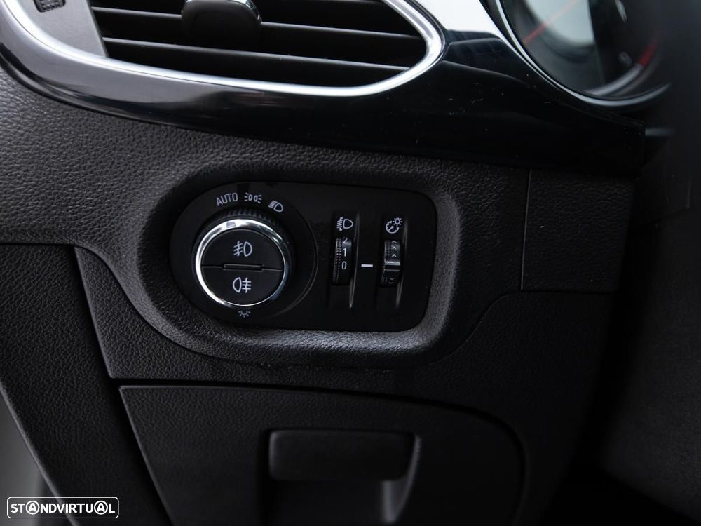 Opel Astra Sports Tourer - 13