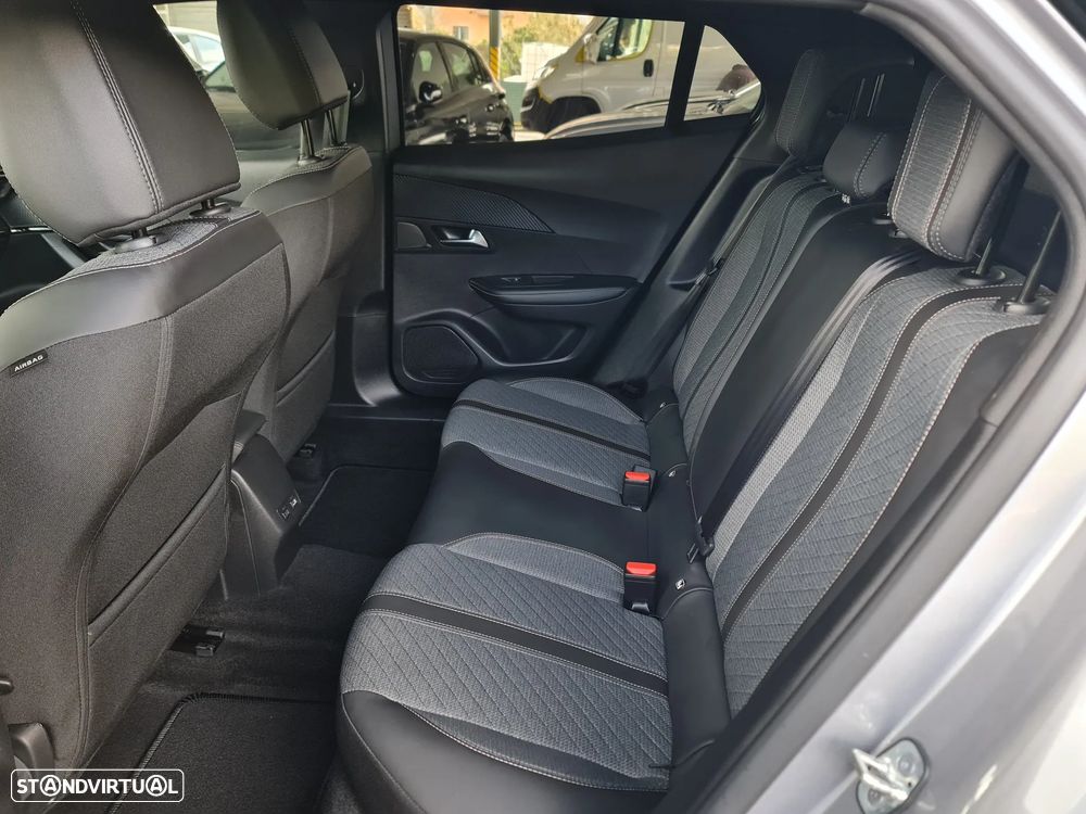 Peugeot 2008 1.2 PureTech Allure Pack - 22